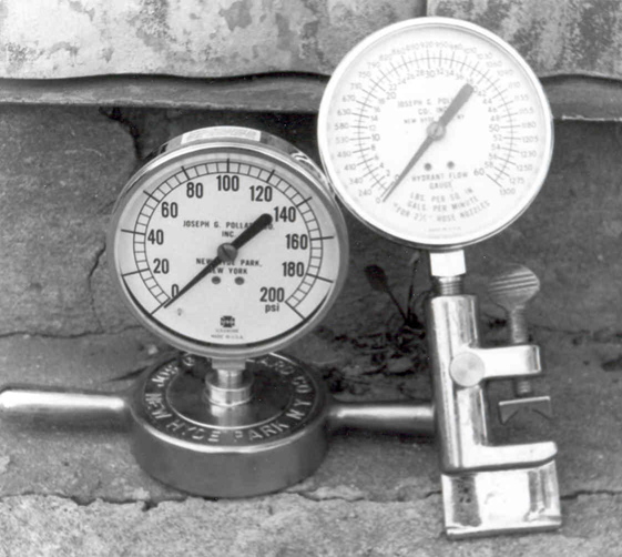 Hydrant cap gauge and pitot gauge